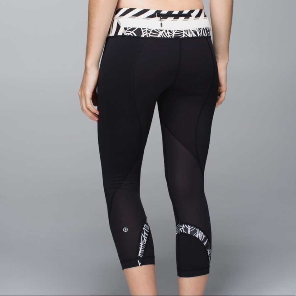 Lululemon Inspire Crop 
Black / Pretty Palm Black Angel Wing - Picture 4 of 8